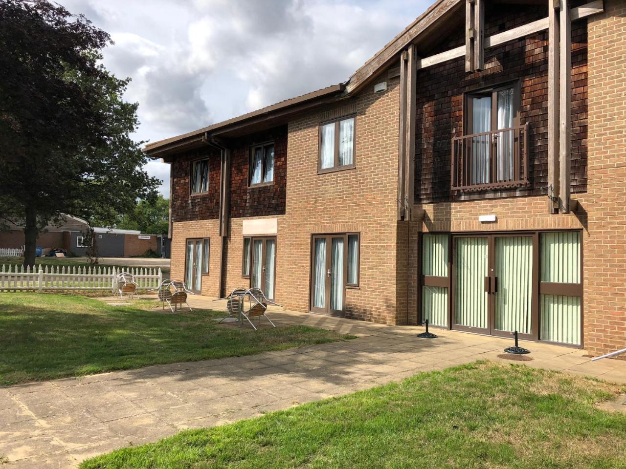 Ashow Stoneleigh Park Lodge מראה חיצוני תמונה